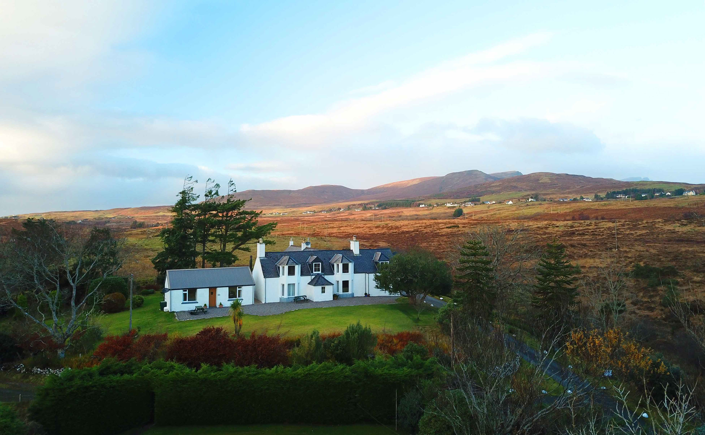 Our self catering accommodation is based in Portree on the Isle of Skye with mountain views at Kiltaraglen House